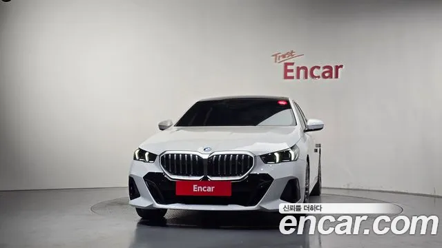 BMW 5-Series 5 серия (G60) — Фото автомобиля 3