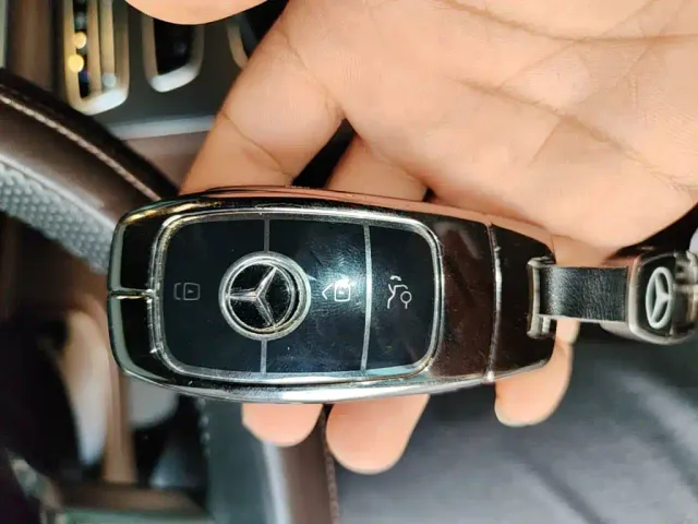Mercedes-Benz E-Class — Фото автомобиля 8