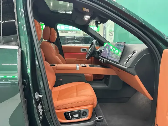 Li Auto Li L8 2025 Ultra Smart Renewal Edition — Фото автомобиля 15