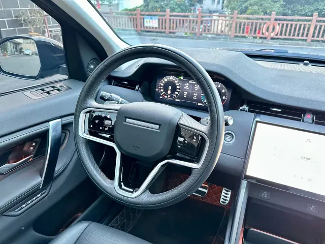 Land Rover Discovery Sport — Фото автомобиля 15