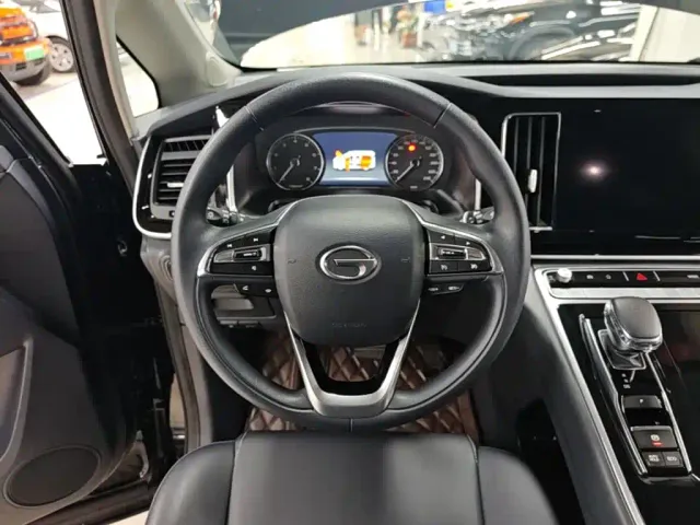 GAC Trumpchi M8 — Фото автомобиля 10