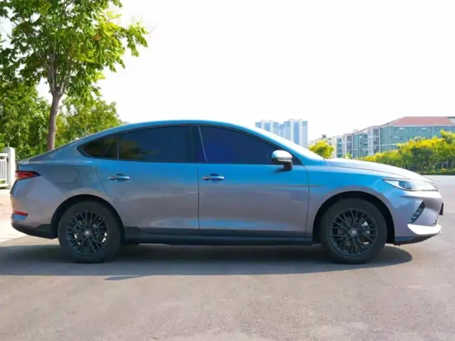 BYD Qin PLUS — Фото автомобиля 4