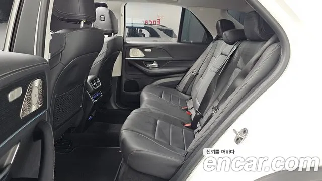 Mercedes-Benz GLE-Class — Фото автомобиля 12