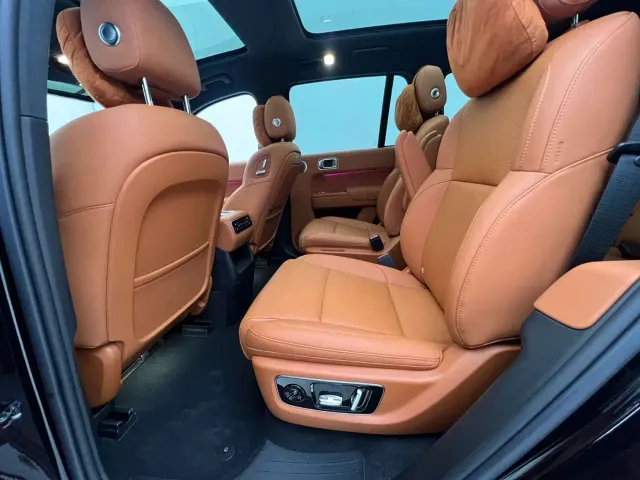 Li Auto L8 — Фото автомобиля 5