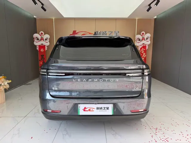 Leapmotor C10 — Фото автомобиля 10