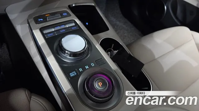 Genesis GV70 — Фото автомобиля 12