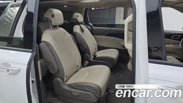 Kia Carnival 4th Gen — Фото автомобиля 12
