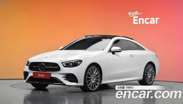 Фотография автомобиля — Mercedes-Benz E-Class