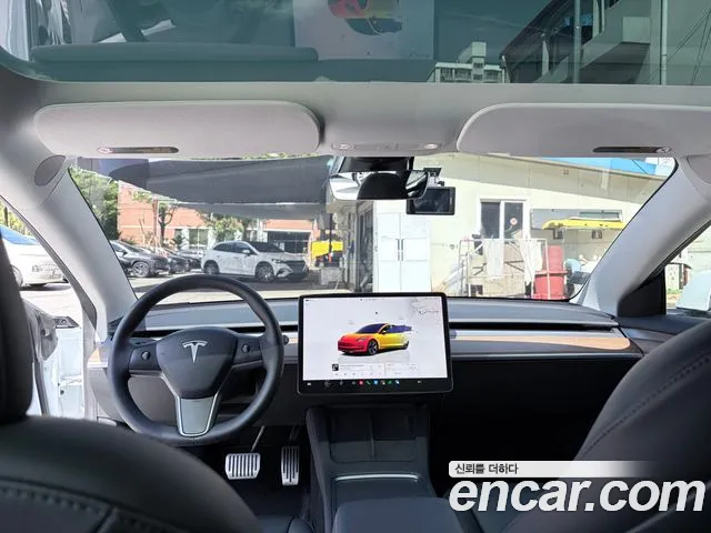 Tesla Model 3 — Фото автомобиля 5