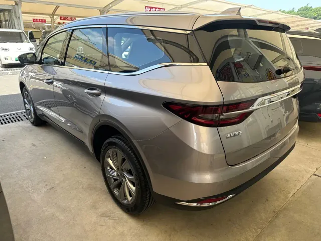 Geely Jiaji — Фото автомобиля 8