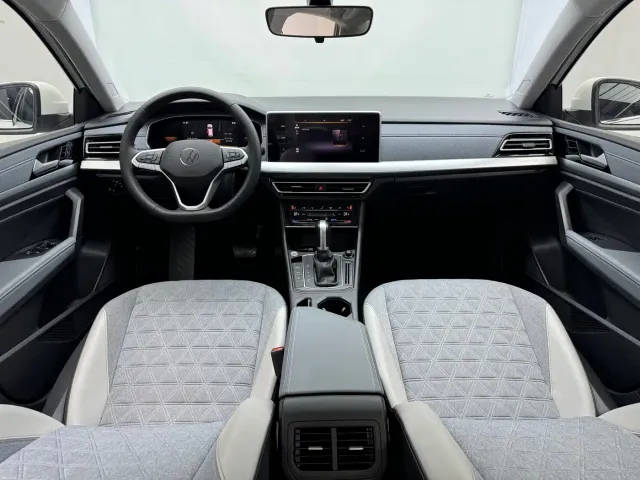 Volkswagen Lavida — Фото автомобиля 15