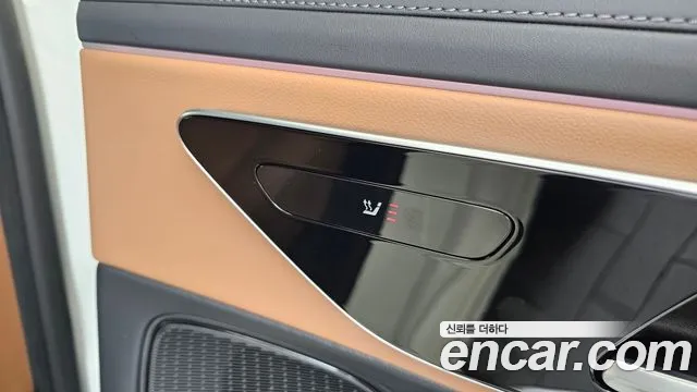 Mercedes-Benz E-Class — Фото автомобиля 16
