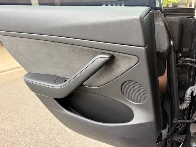 Tesla Model 3 — Фото автомобиля 15