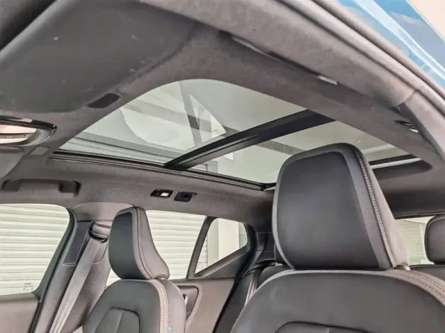 Volvo XC40 — Фото автомобиля 12