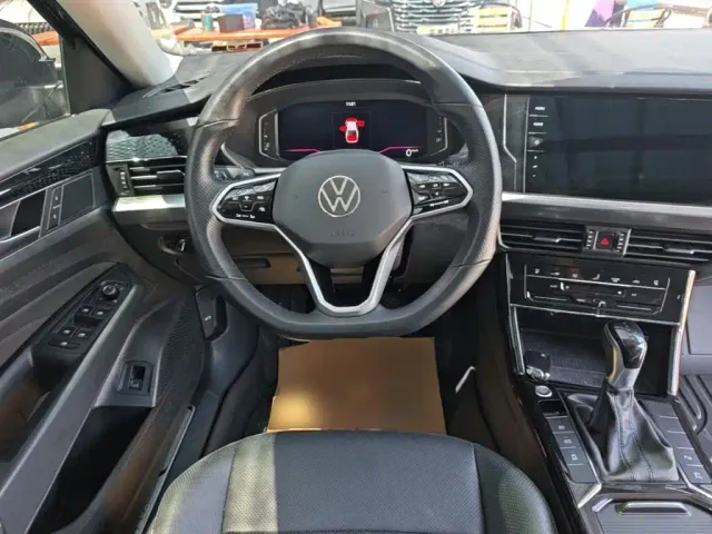 Volkswagen Passat — Фото автомобиля 10