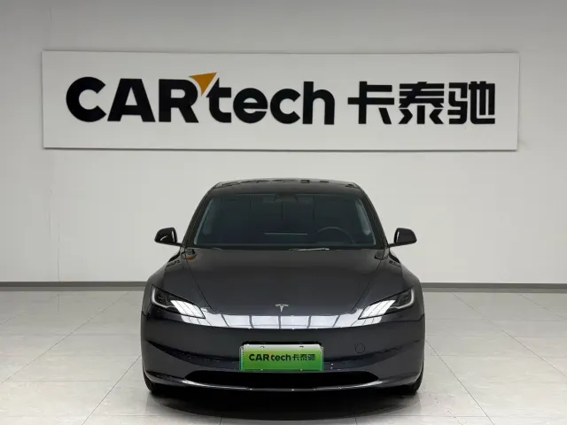 Tesla Model 3 — Фото автомобиля 2