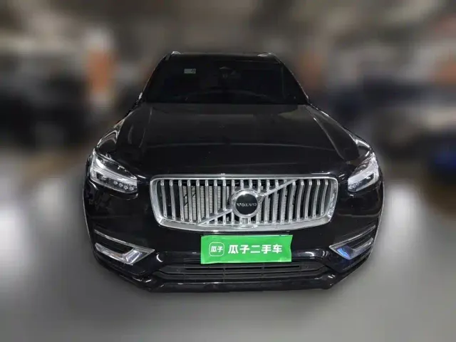 Volvo XC90 — Фото автомобиля 3
