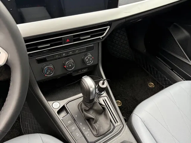 Volkswagen Lavida — Фото автомобиля 7