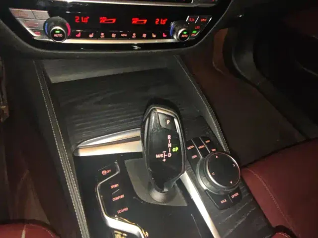 BMW 5 Series — Фото автомобиля 16