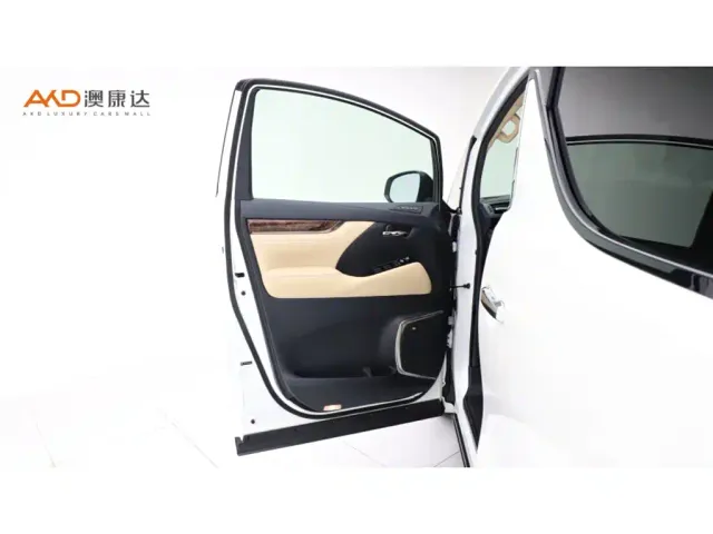 Toyota Alphard — Фото автомобиля 11
