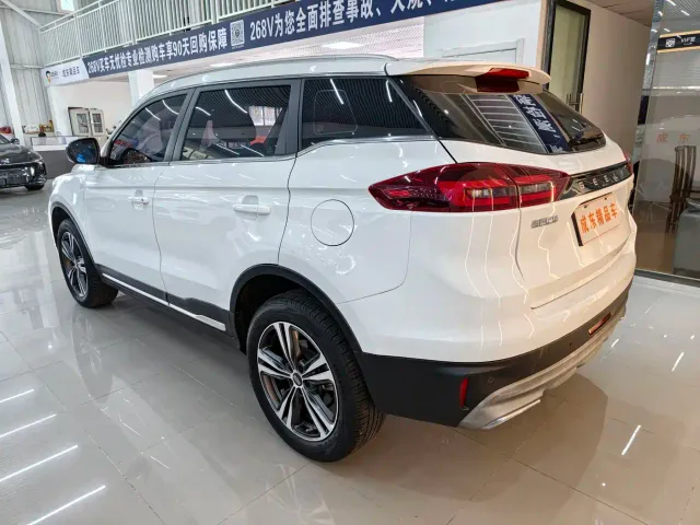 Geely Boyue — Фото автомобиля 4