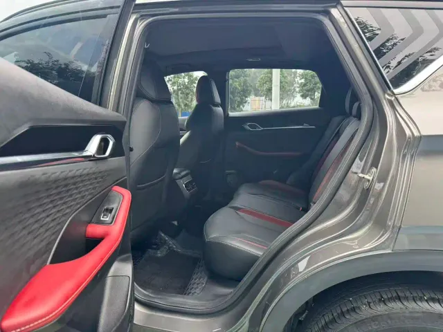 Geely Binyue — Фото автомобиля 12