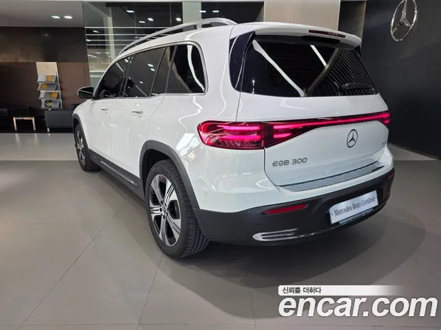 Mercedes-Benz EQB X243 — Фото автомобиля 2