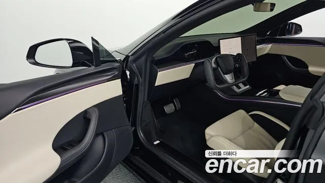 Tesla Model S — Фото автомобиля 11