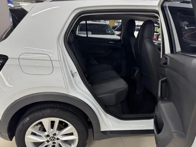 Volkswagen T-Cross — Фото автомобиля 11