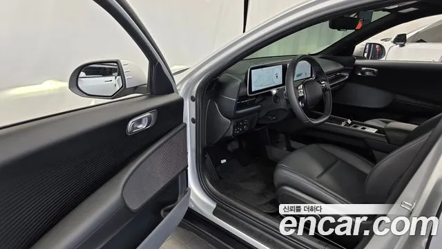 Hyundai Ioniq 6 — Фото автомобиля 10
