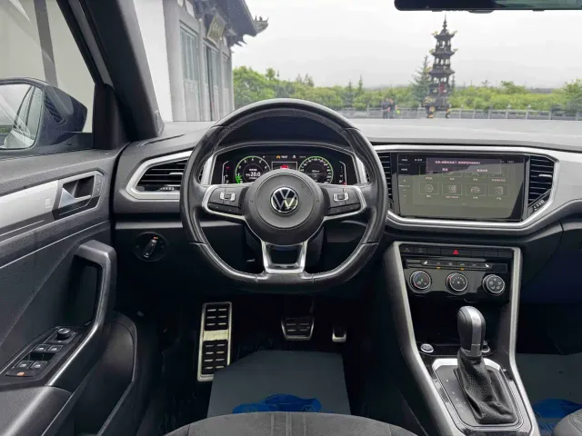 Volkswagen T-Roc — Фото автомобиля 16