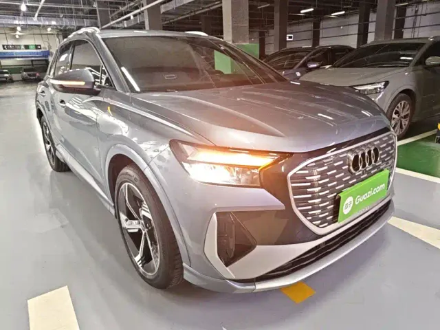 Audi Q4 e-tron — Фото автомобиля 3