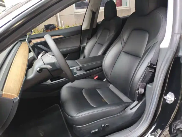Tesla Model 3 — Фото автомобиля 14