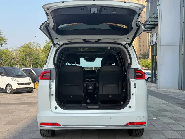 GAC Trumpchi M6 — Фото автомобиля 27