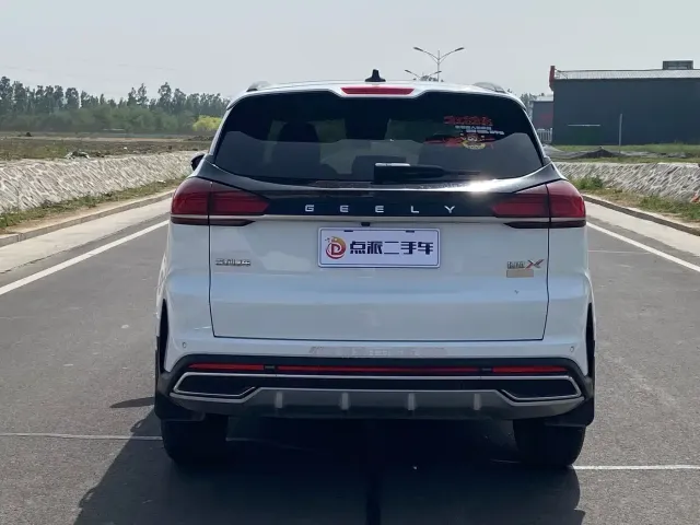 Geely Boyue — Фото автомобиля 5