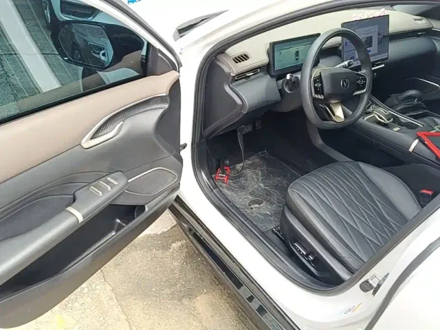 Changan Eado — Фото автомобиля 15