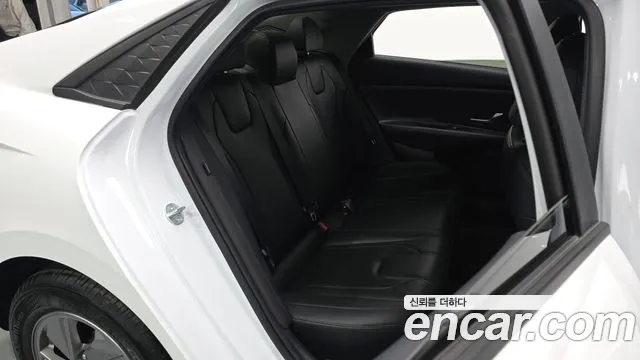 Hyundai Avante CN7 — Фото автомобиля 17