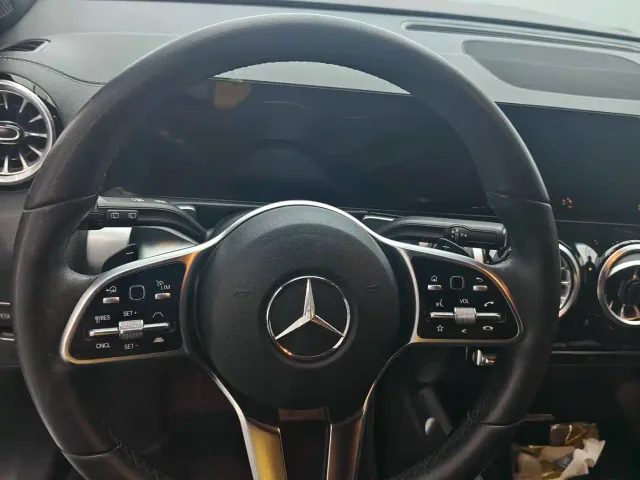 Mercedes-Benz EQB — Фото автомобиля 11