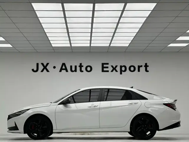Hyundai Elantra — Фото автомобиля 5