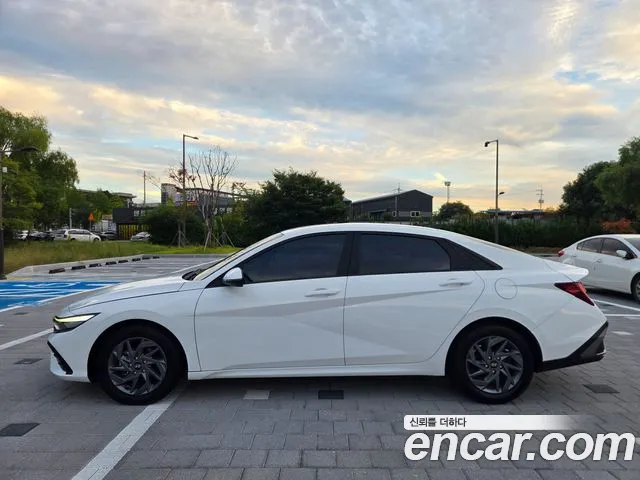 Hyundai Avante CN7 — Фото автомобиля 3