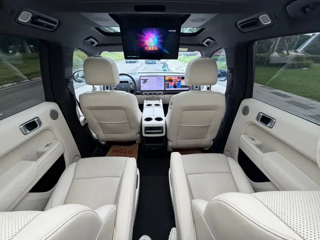 Li Auto L8 — Фото автомобиля 22