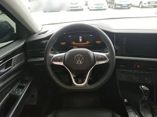 Volkswagen Passat — Фото автомобиля 10