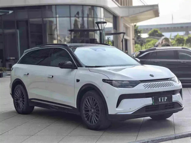 Leapmotor C11 — Фото автомобиля 3