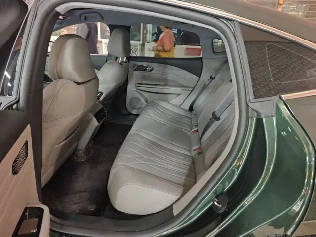 Geely Galaxy Xingyao 8 — Фото автомобиля 16