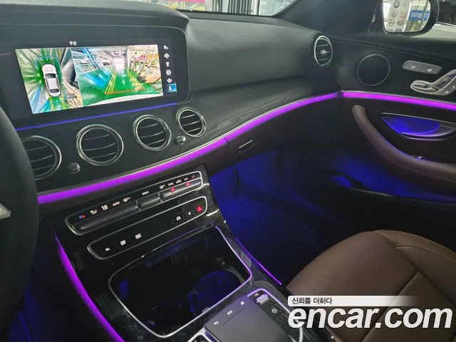 Mercedes-Benz E-Class — Фото автомобиля 3