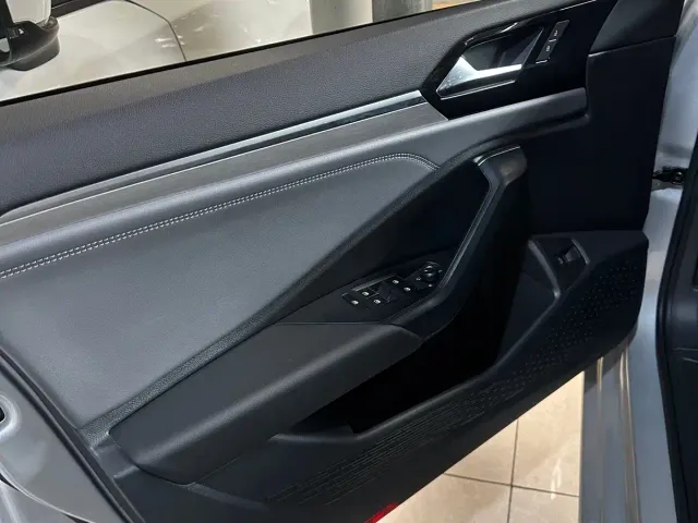 Volkswagen Sagitar — Фото автомобиля 11