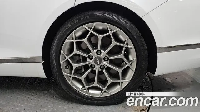 Genesis G80 Бензин 2.5 турбо AWD — Фото автомобиля 20