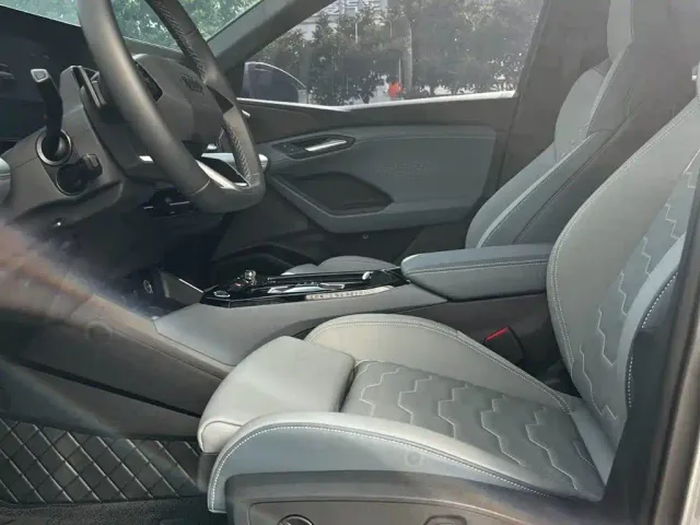 Audi Q6L e-tron — Фото автомобиля 14