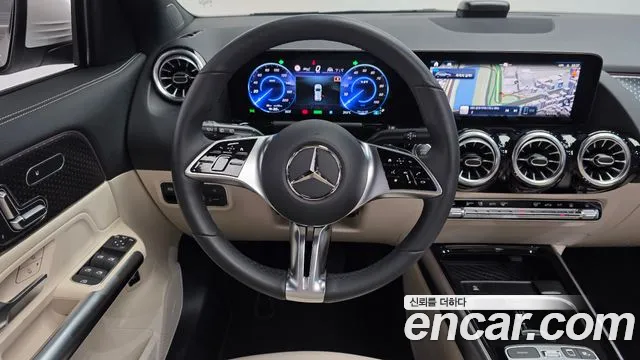 Mercedes-Benz EQA — Фото автомобиля 13