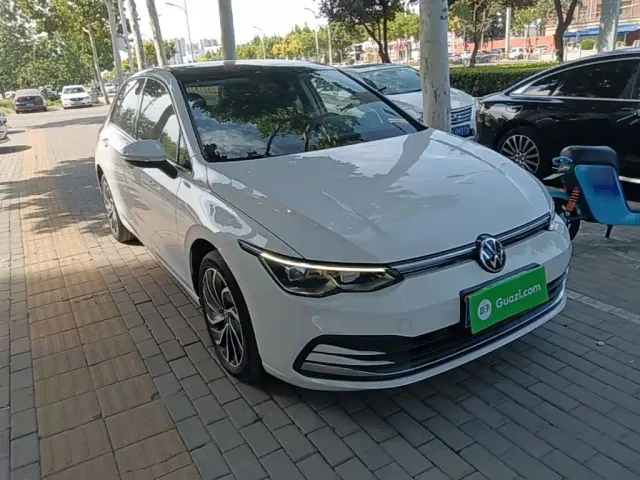 Volkswagen Golf — Фото автомобиля 3